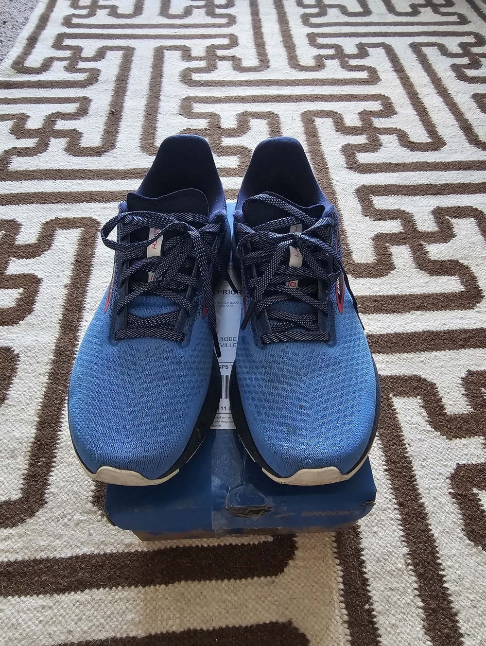 💙Brooks Women’s Blue Running Sneakers Shoes Launch 10 - Picture 2 of 6